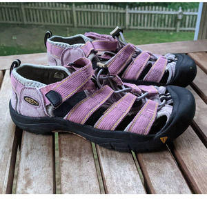 Keen Women's Newport H2 Hiking Sandal size 6  pink and gray
